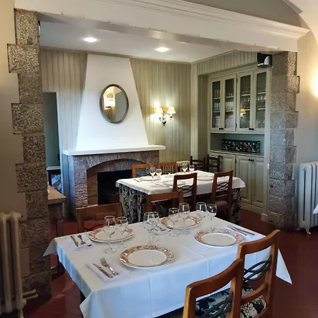 Отель Restaurant Xalet La Coromina 3*